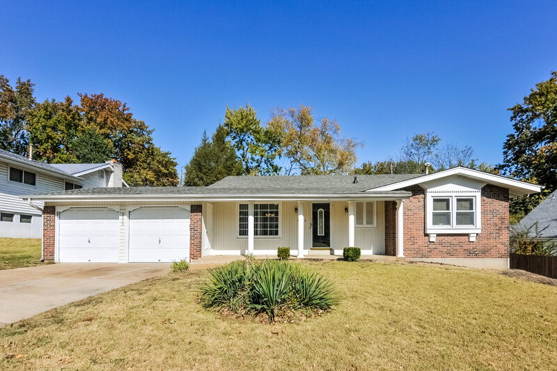 2,425/Mo, 4973 Bristol Rock Rd Florissant, MO 63033 External View