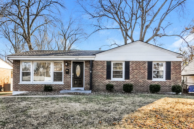 2,040/Mo, 570 Saint Anthony Ln Florissant, MO 63033 External View