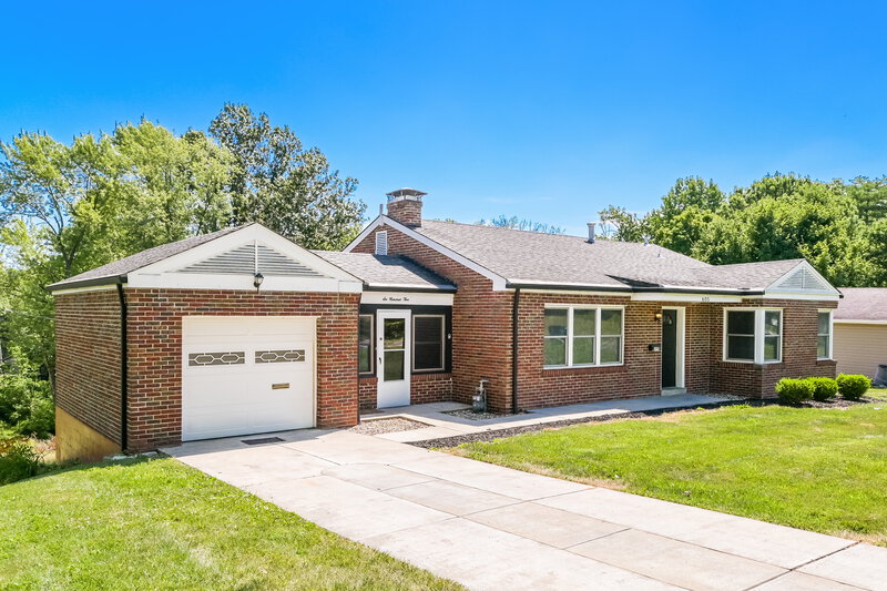 1,675/Mo, 605 Plantmore Dr St. Louis, MO 63135 Front View