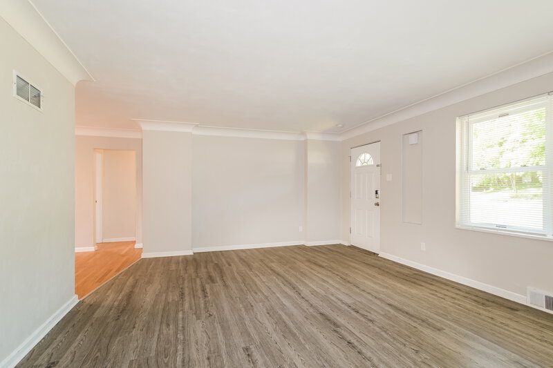 1,675/Mo, 605 Plantmore Dr St. Louis, MO 63135 Living Room View 2