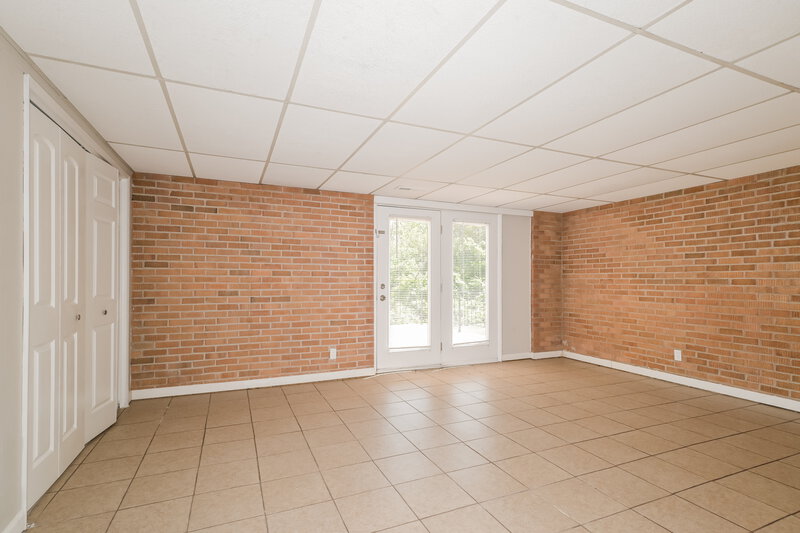 1,675/Mo, 605 Plantmore Dr St. Louis, MO 63135 Main Bedroom View