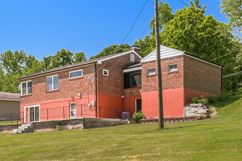 1,675/Mo, 605 Plantmore Dr St. Louis, MO 63135 Rear View
