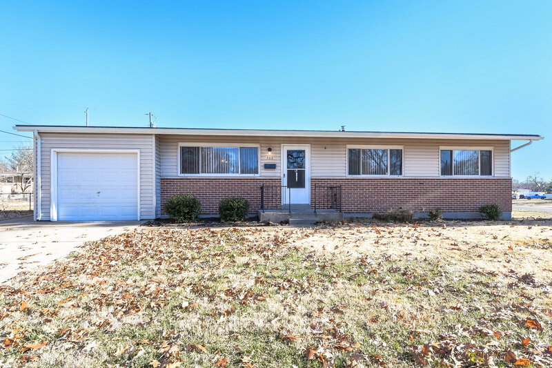 1,325/Mo, 705 GONZAGA LN Florissant, MO 63031 External View