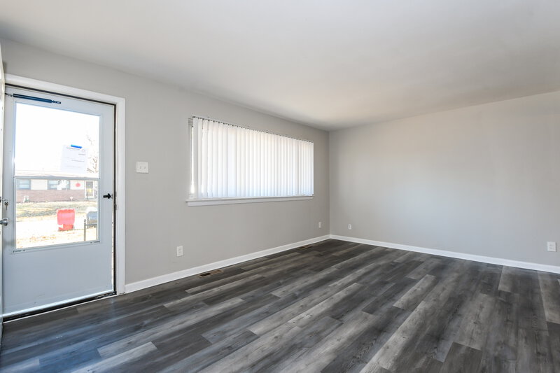 1,325/Mo, 705 GONZAGA LN Florissant, MO 63031 Living Room View