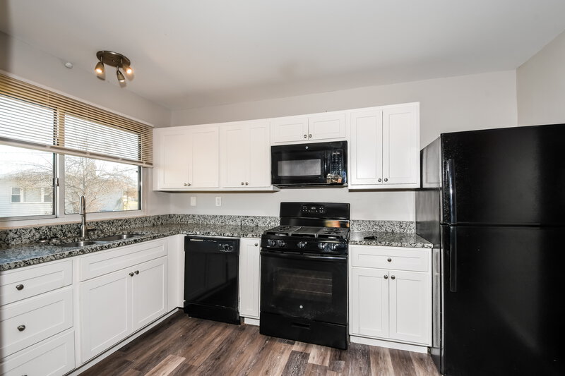 1,325/Mo, 705 GONZAGA LN Florissant, MO 63031 Kitchen View 4