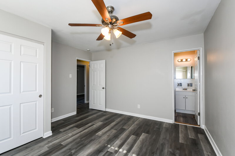 1,325/Mo, 705 GONZAGA LN Florissant, MO 63031 Main Bedroom View