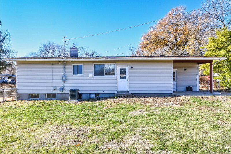 1,325/Mo, 705 GONZAGA LN Florissant, MO 63031 Rear View 2