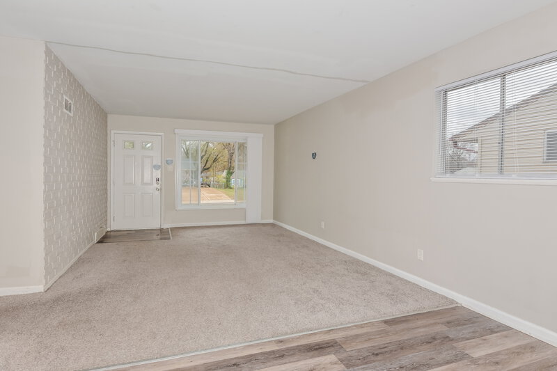 1,290/Mo, 735 Mullanphy Rd Florissant, MO 63031 Dining Room View