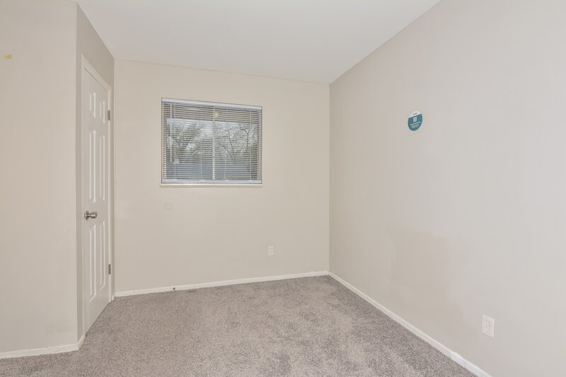 1,290/Mo, 735 Mullanphy Rd Florissant, MO 63031 Bedroom View 2