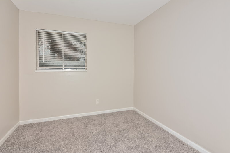 1,290/Mo, 735 Mullanphy Rd Florissant, MO 63031 Bedroom View 4