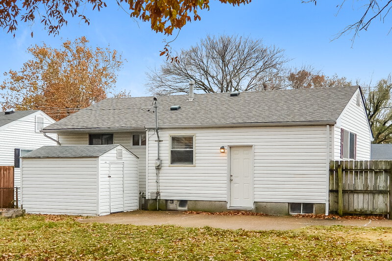 1,290/Mo, 735 Mullanphy Rd Florissant, MO 63031 Rear View