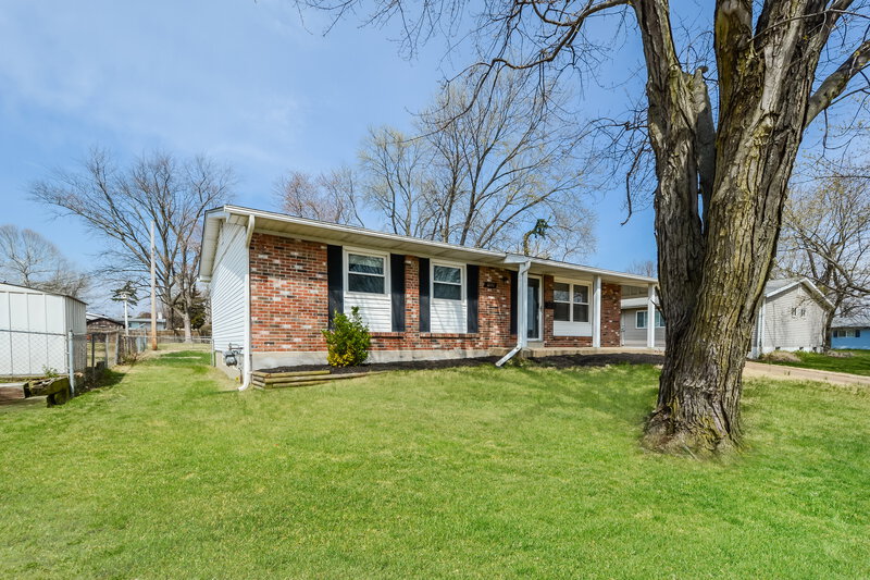 1,455/Mo, 760 Hazelvalley Dr St. Louis, MO 63033 Misc View