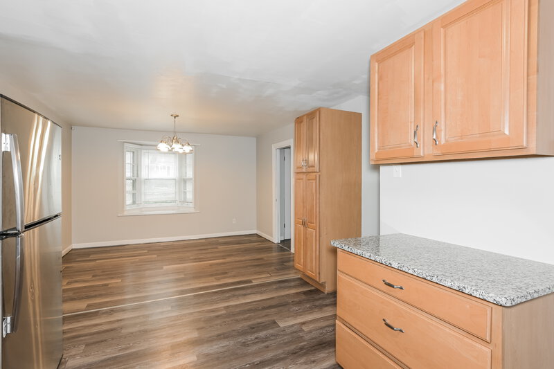 2,115/Mo, 765 Boone St Florissant, MO 63031 Kitchen View 2