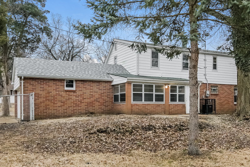 2,115/Mo, 765 Boone St Florissant, MO 63031 Rear View