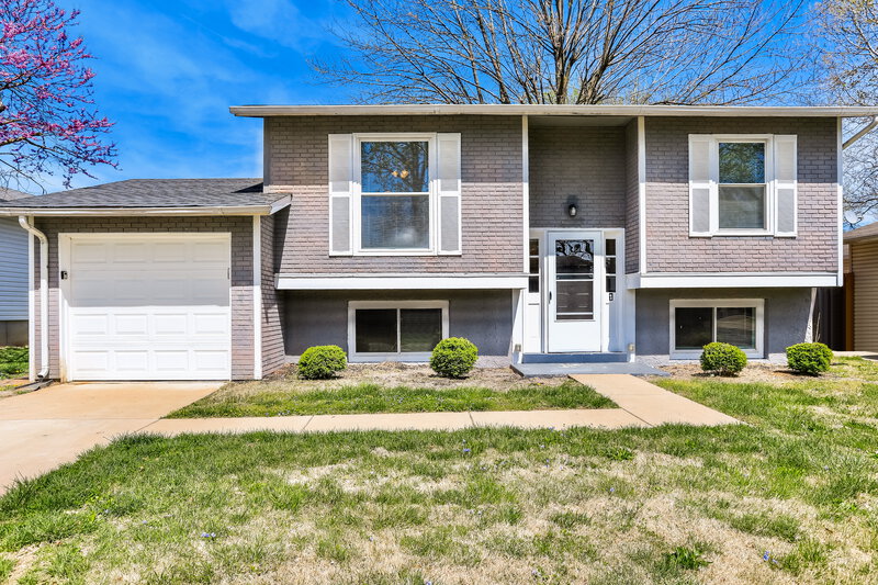 1,665/Mo, 1637 Ventnor Dr Florissant, MO 63031 External View