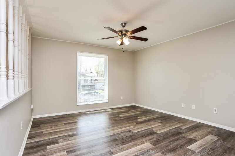 1,665/Mo, 1637 Ventnor Dr Florissant, MO 63031 Living Room View