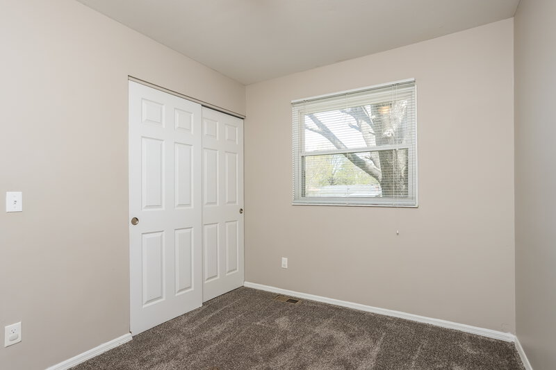 1,665/Mo, 1637 Ventnor Dr Florissant, MO 63031 Bedroom View 2