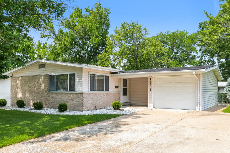 2,615/Mo, 1635 Trotter Way Florissant, MO 63031 Misc View
