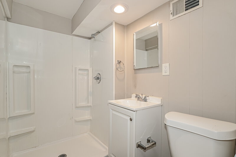 2,340/Mo, 1635 Trotter Way Florissant, MO 63031 Bathroom View