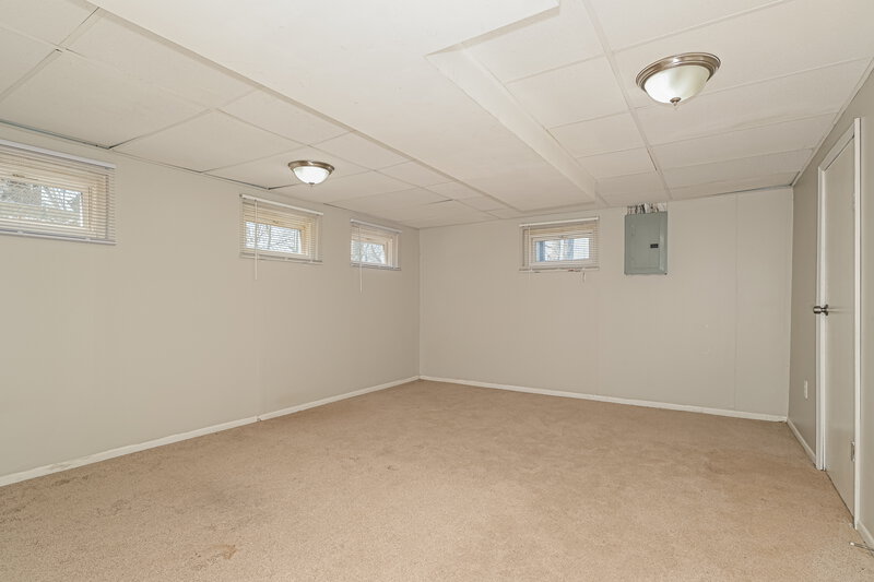 2,340/Mo, 1635 Trotter Way Florissant, MO 63031 Basement View 2