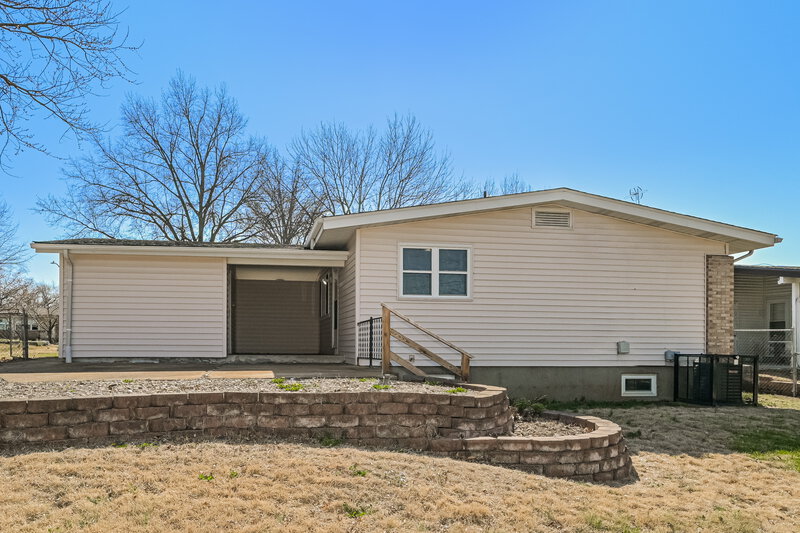 2,340/Mo, 1635 Trotter Way Florissant, MO 63031 Rear View