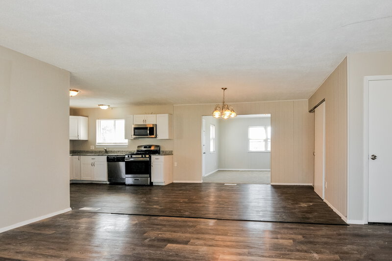 1,755/Mo, 1570 Tahoe Dr Florissant, MO 63031 Dining Room View