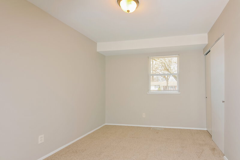 1,755/Mo, 1570 Tahoe Dr Florissant, MO 63031 Bedroom View