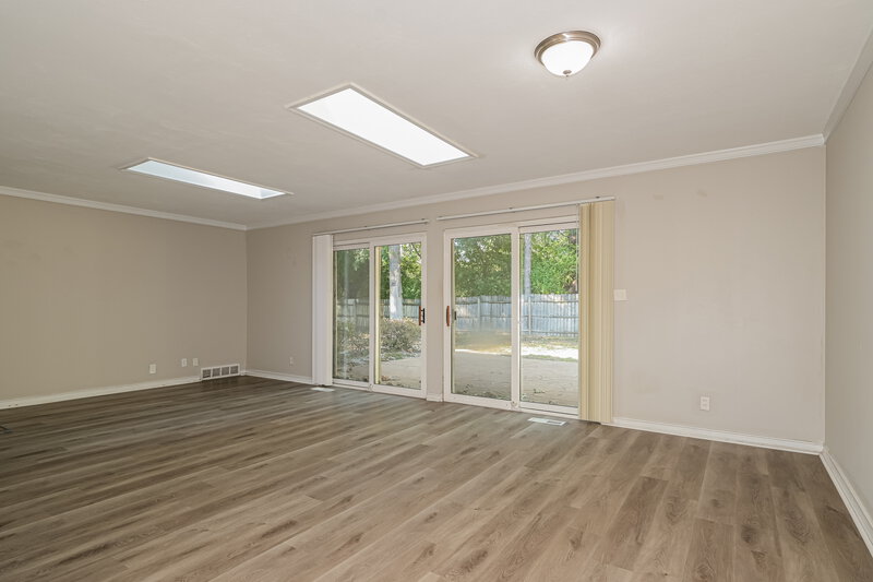 1,995/Mo, 3935 Parker Rd Florissant, MO 63033 Living Room View