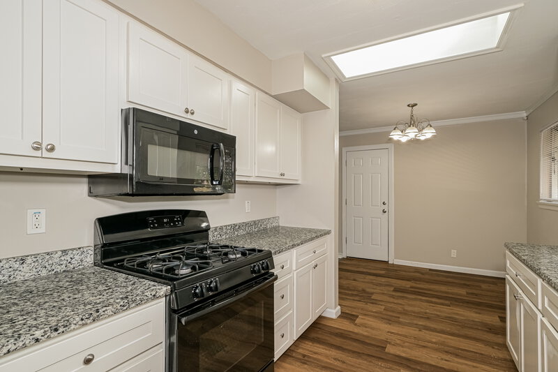 1,995/Mo, 3935 Parker Rd Florissant, MO 63033 Kitchen View