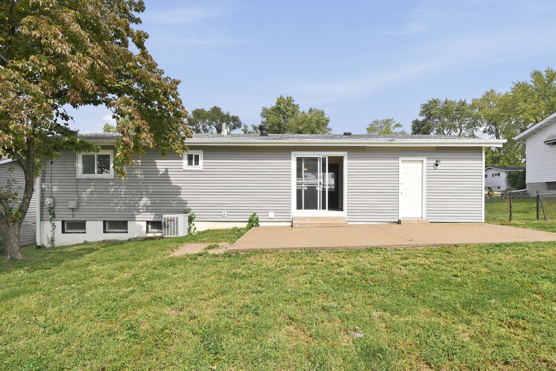 0/Mo, 1230 Acredale Dr Florissant, MO 63033 Misc View 12
