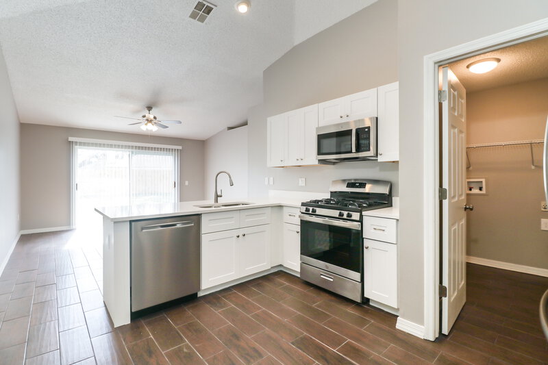 2,350/Mo, 28514 Meadowrush Way Wesley Chapel, FL 33543 Kitchen View 2