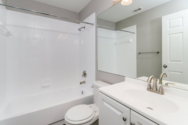 2,350/Mo, 28514 Meadowrush Way Wesley Chapel, FL 33543 Bathroom View