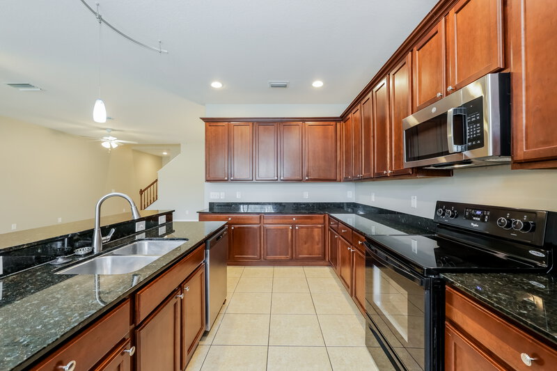 2,395/Mo, 1555 Hillview Ln Tarpon Springs, FL 34689 Kitchen View 2