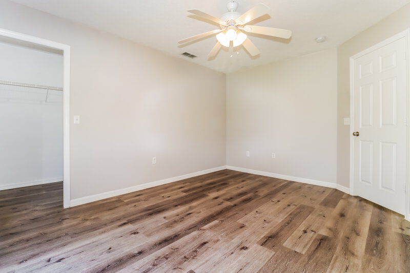 2,245/Mo, 7833 Fashion Loop New Port Richey, FL 34654 Main Bedroom View 2