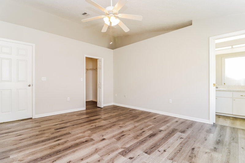 2,245/Mo, 7833 Fashion Loop New Port Richey, FL 34654 Bedroom View