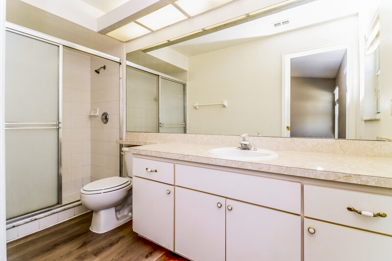 2,245/Mo, 7833 Fashion Loop New Port Richey, FL 34654 Bathroom View