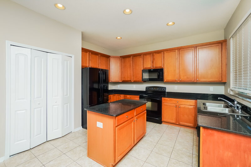2,575/Mo, 7714 Atwood Dr Wesley Chapel, FL 33545 Kitchen View