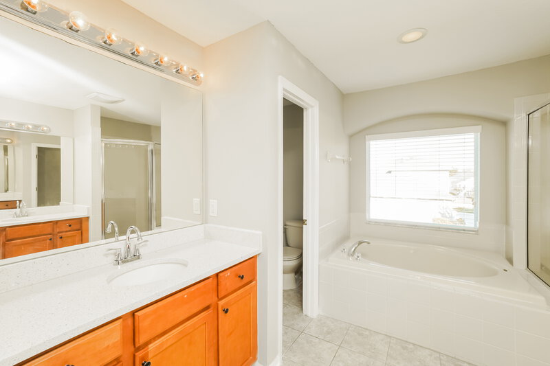 2,575/Mo, 7714 Atwood Dr Wesley Chapel, FL 33545 Main Bathroom View 2