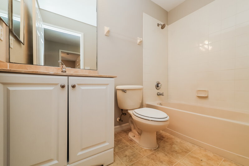 1,945/Mo, 11008 Laurel Brook Ct Riverview, FL 33569 Bathroom View