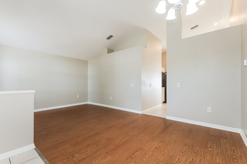 2,050/Mo, 11109 Lake Lanier Dr Riverview, FL 33569 Living Room View 2