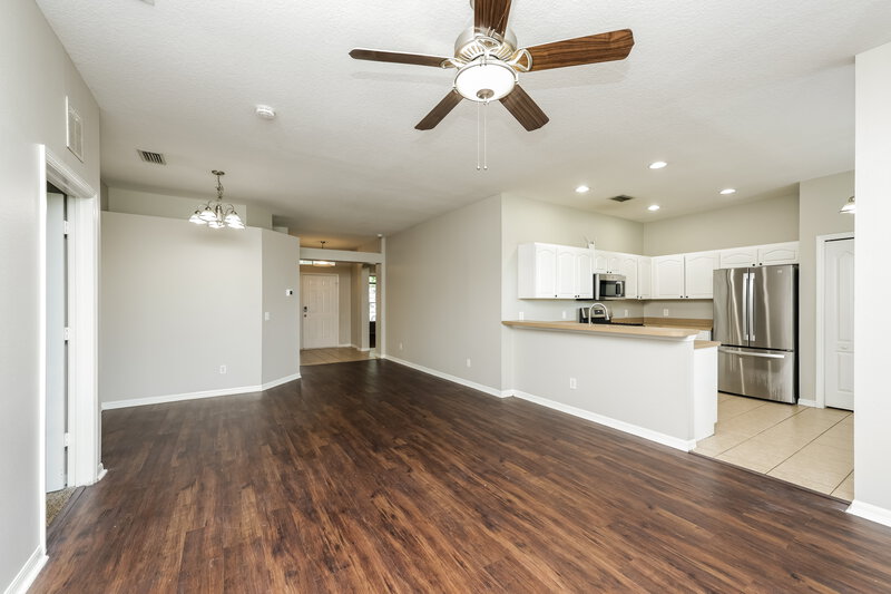 1,960/Mo, 6748 Monarch Park Dr Apollo Beach, FL 33572 Living Room View