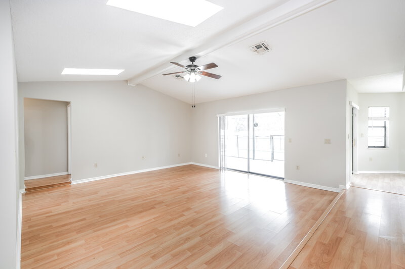 2,585/Mo, 9727 Lomalinda Ct New Port Richey, FL 34655 Living Room View