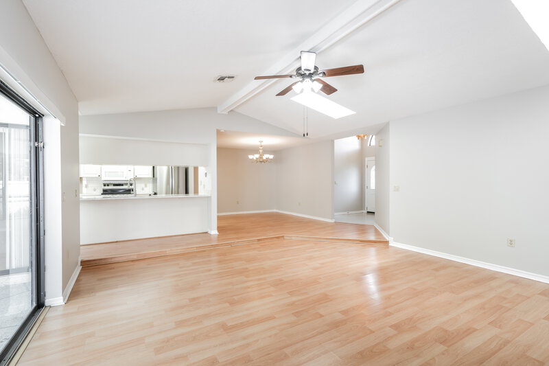 2,585/Mo, 9727 Lomalinda Ct New Port Richey, FL 34655 Living Room View 2