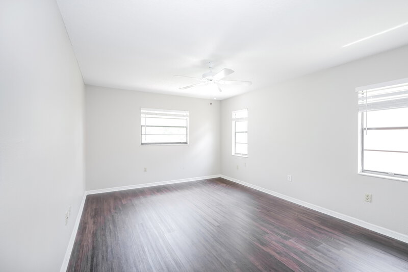 2,585/Mo, 9727 Lomalinda Ct New Port Richey, FL 34655 Main Bedroom View 2