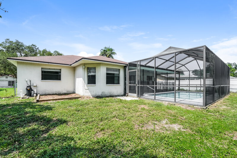 2,585/Mo, 9727 Lomalinda Ct New Port Richey, FL 34655 Rear View