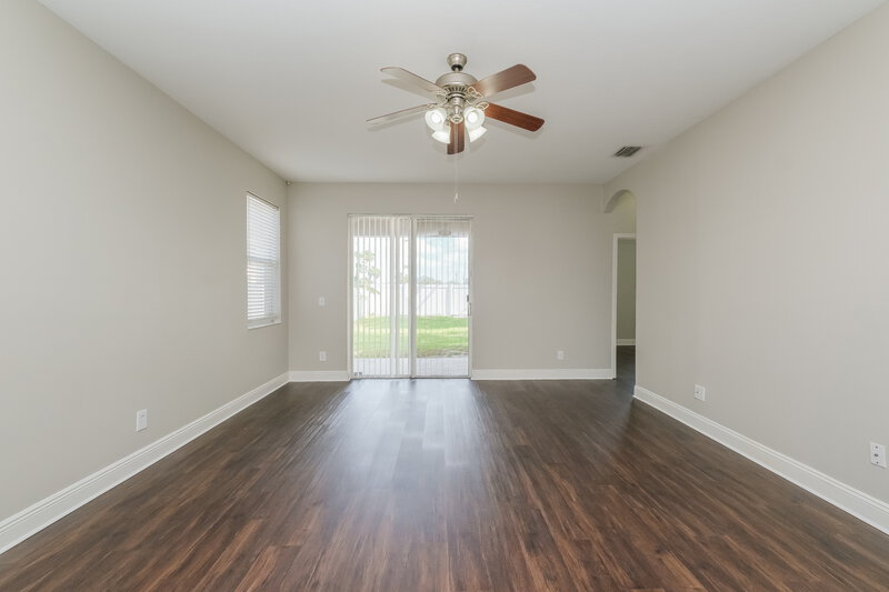 2,260/Mo, 8545 Deer Chase Dr Riverview, FL 33578 Living Room View