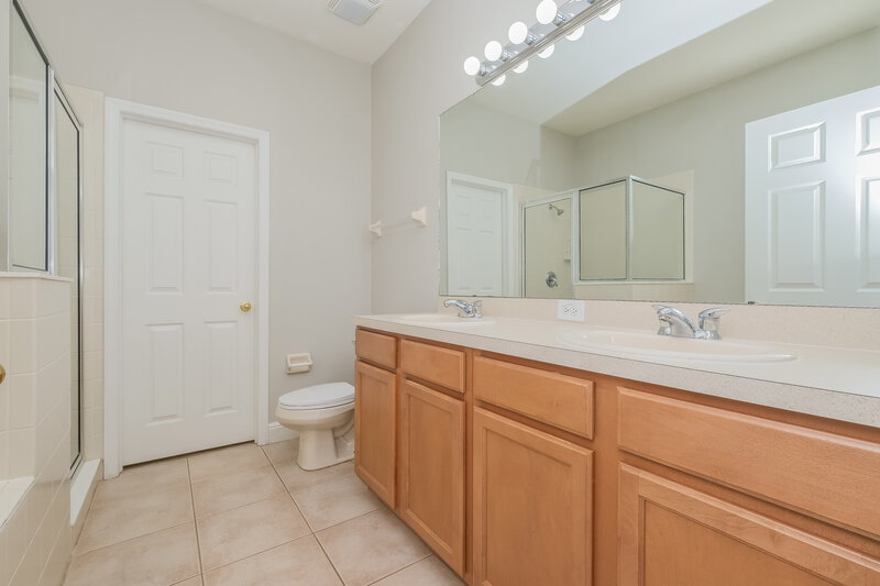 2,260/Mo, 8545 Deer Chase Dr Riverview, FL 33578 Main Bathroom View