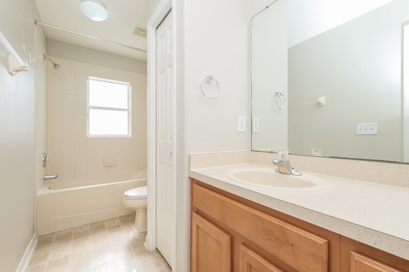 2,260/Mo, 8545 Deer Chase Dr Riverview, FL 33578 Bathroom View