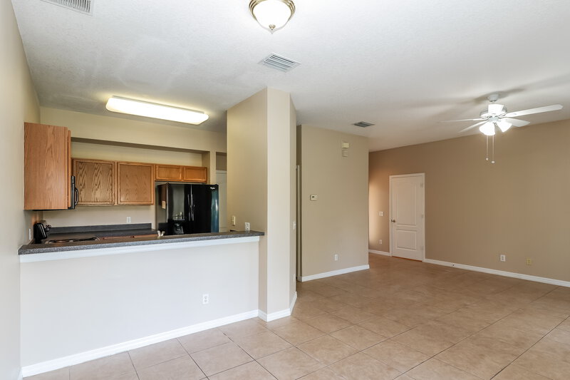 2,820/Mo, 8930 Iron Oak Ave Tampa, FL 33647 Living Room View 3