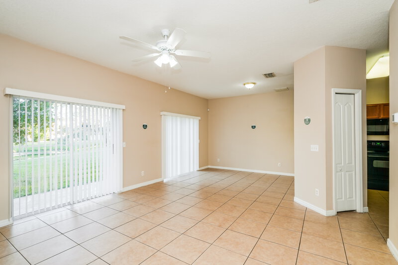 1,955/Mo, 8930 Iron Oak Ave Tampa, FL 33647 Living Room View